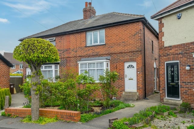 Located in central Morley, this three bed home is ideally suited for the commuter, within a couple of minutes drive from the M62 motorway and nearby schools, supermarkets and other amenities. Externally to the front there is a walled garden area, plus a stunning garden to the rear that offers plenty of privacy.