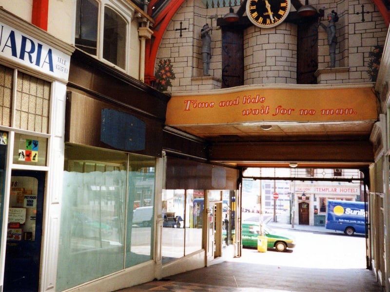 Enjoy these photo memories from around Leeds in 1990. PIC: Leeds Libraries, www.leodis.net