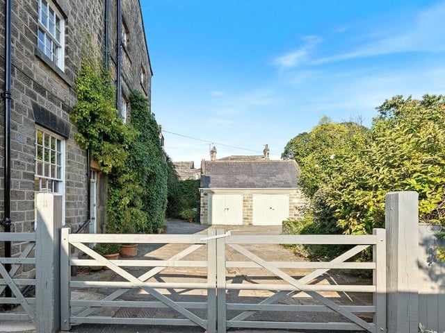 Harewood is one of the region’s most sought-after villages, with a highly regarded primary school, private school and 6th form, a busy coffee shop, popular local pub, a village hall, village tennis court and children’s playground.