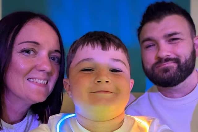 Ben, Louie and Lindsey, along with Louie's brothers, are working as a team.