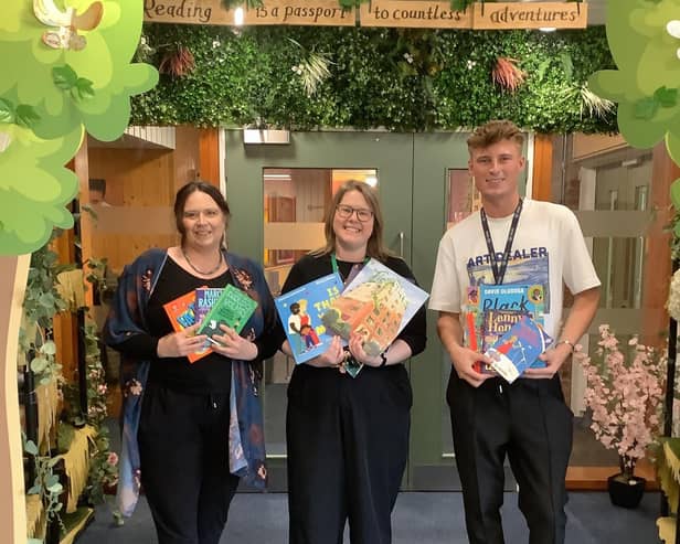 Amazon volunteers donated the books to Sandal Magna.