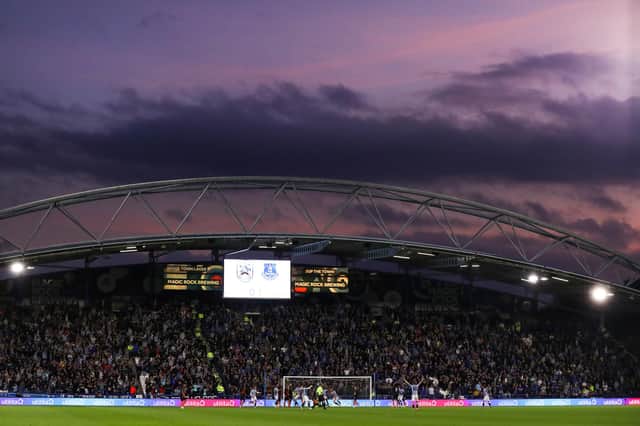 HUDDERSFIELD, ENGLAND - AUGUST 24: A general view of play as the sun sets during the Carabao Cup Second Round match between Huddersfield Town and Everton at The John Smith's Stadium on August 24, 2021 in Huddersfield, England. (Photo by George Wood/Getty Images)