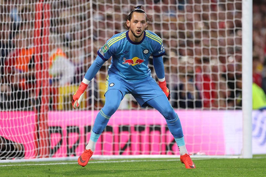 ‘Pole position’ - Ex-PL keeper makes two big James Trafford & Leeds predictions