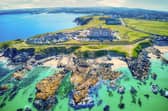 The Headland is an iconic clifftop oasis overlooking Newquay’s world-famous Fistral beach.