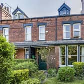 The property is just a short stroll away from the amenities of both Headingley and Meanwood.