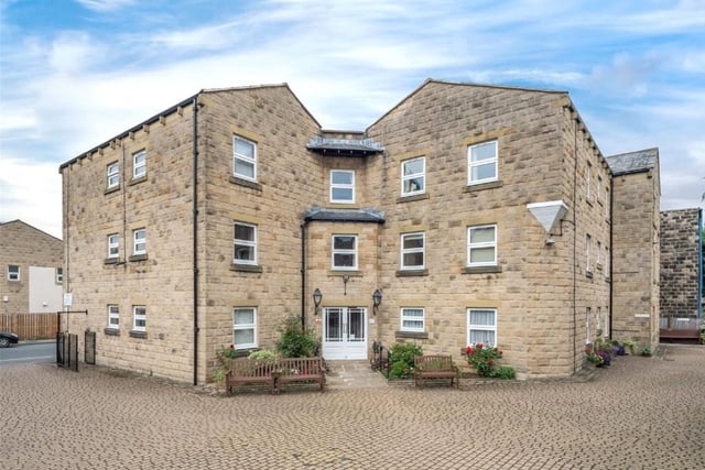 One of the larger apartments at Chevin Court, this lovely bright property offers spacious and easily managed accommodation, and benefits from excellent communal facilities including a modern residents' lounge, laundry room and secure parking, all in the heart of Otley town centre.