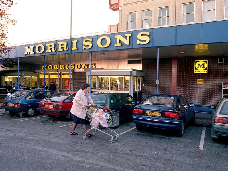 Share your memories of west Leeds in 1998 with Andrew Hutchinson via email at: andrew.hutchinson@jpress.co.uk or tweet him - @AndyHutchYPN