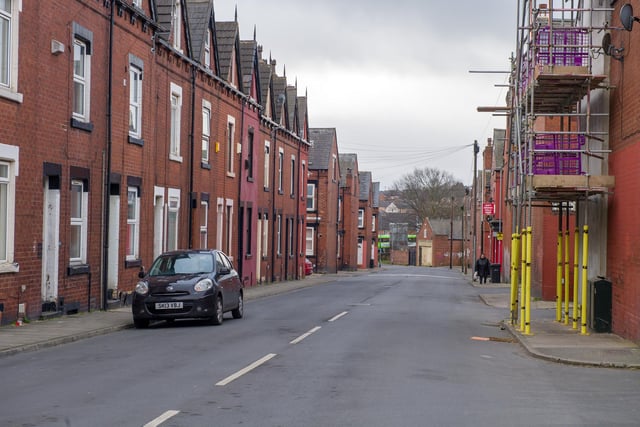 The average house price in Armley & New Wortley is £120,000.