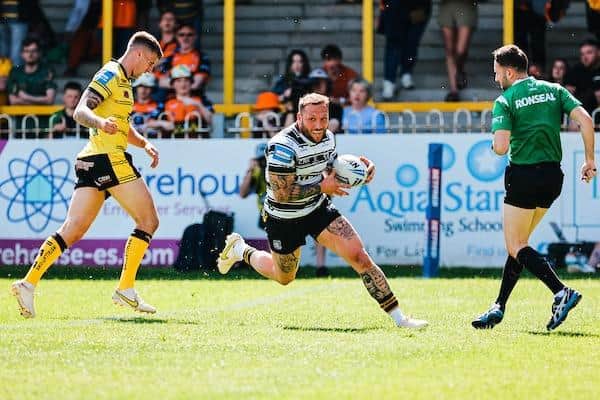 New Trinity signing Josh Griffin scores for Hull FC at Castleford in May. Picture by Alex Whitehead/SWpix.com.