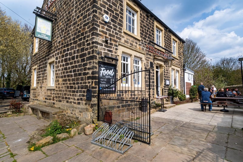 Properties in the village of Calverley had an overall average price of £321,114 over the last year. Overall, sold prices in Calverley over the last year were 9% up on the previous year and 31% up on the 2016 peak of £245,271.