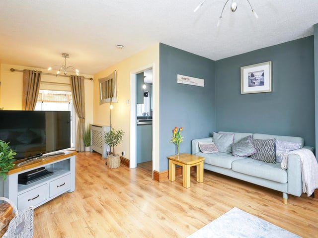 In the sought after area of Whinmoor, this property is ideally placed for all local schools, shops and transport amenities.