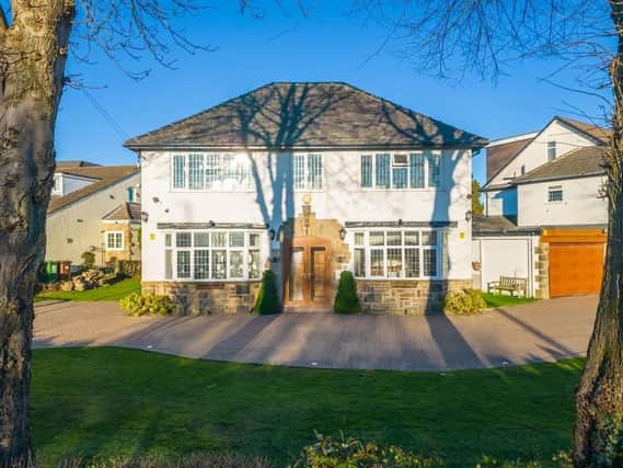 This superb family home is the ideal property for buyers looking to acquire an Alwoodley Lane home, with four bedrooms, three reception rooms and a total of 2,874 Sqft.