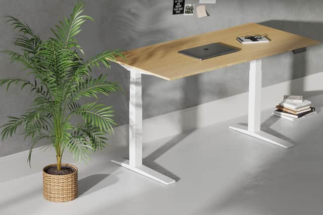 The E7pro desk.