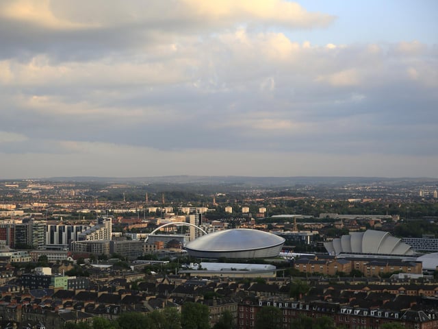 Glasgow is the fifth biggest city in the United Kingdom with a population of 1,673,332.