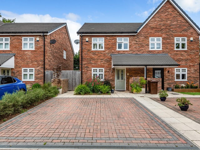 Located in the popular Leeds suburb of Cookridge, the property is close to good local amenities including public sports and leisure facilities, and within walking distance of superb schools.