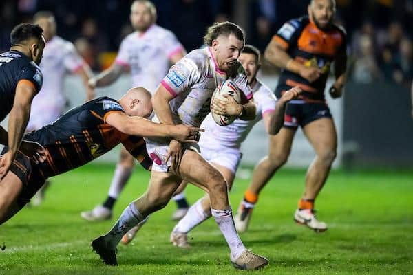 Cameron Smith on the attack for Rhinos at Castleford. Picture by Allan McKenzie/SWpix.com.