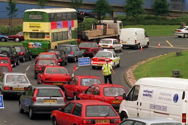 Traffic starts to queue around the Armley Gyratory in August 1987 after a lorry overturned shedding its load.