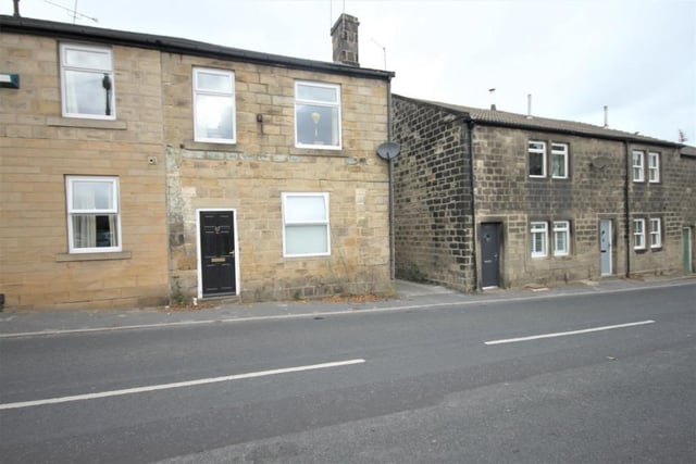This one bedroom flat is located in one of the most sought-after areas of Horsforth. The property is located near the town centre; just a short walk away from all the amenities of Town Street and the train station. The flat is ready to move into and comes partially furnished (white furniture included).