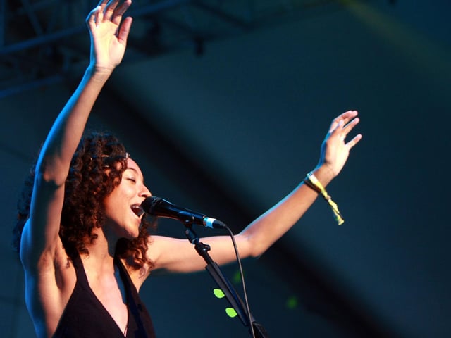 Bill Maynard suggested the track 'Put Your Records On' by musician Corinne Bailey Rae.