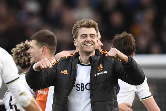 Leeds United's English striker Patrick Bamford (R) celebrates with teammates on the pitch after the English Premier League football match between Leeds United and Southampton (Photo by OLI SCARFF/AFP via Getty Images)
