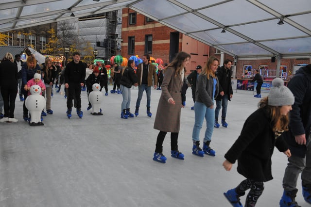 Skaters should arrive up to 30 minutes before the session starts to allow time to get ready, make themselves aware of the Ice Rink Rules, and follow any instructions given by the ice marshals.