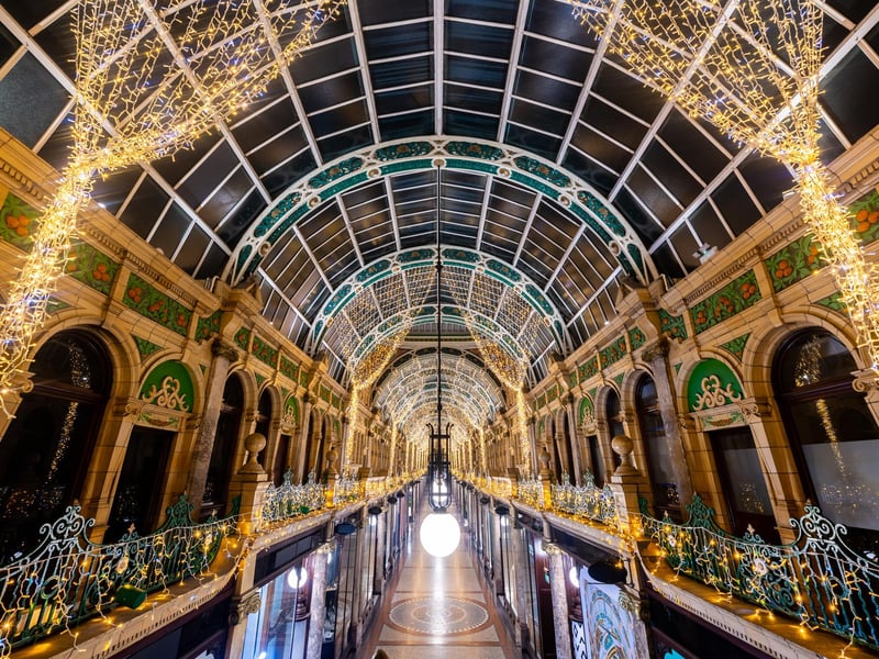 As it prepares to welcome five new stores before Christmas, Victoria Leeds has unveiled its festive decorations