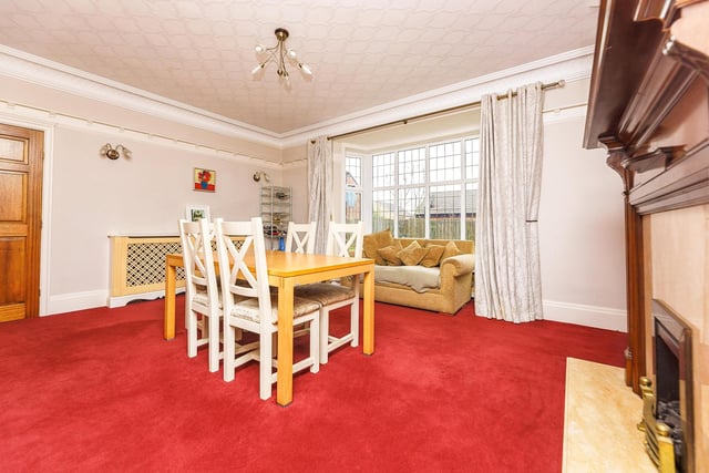 With a choice of whether to to dine or lounge, this room is flexible and spacious.