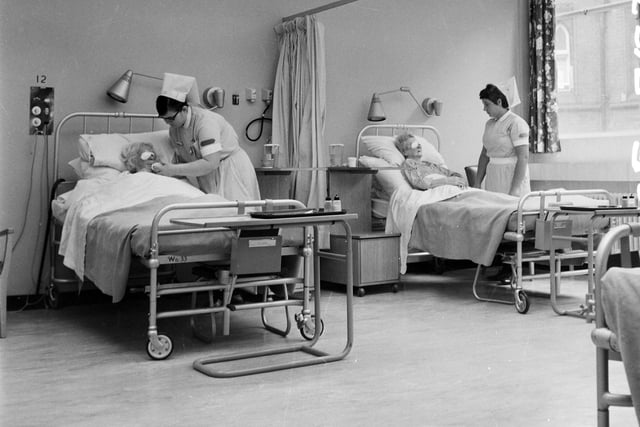 Inside a ward at Leeds General Infirmary in 1969.
