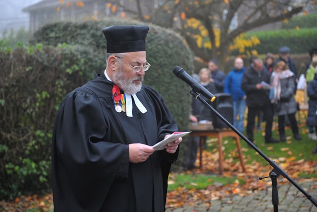 Rabbi Anthony Gilbert conducted the ceremony held at the Beth Hamidrsh Hagadol Synagogue.