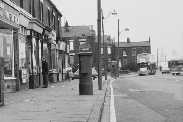 A yellow line laid by mistake in Hunslet Low Road in June 1974.