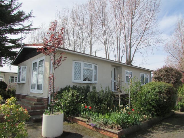 This very well presented property has gardens to all sides.
