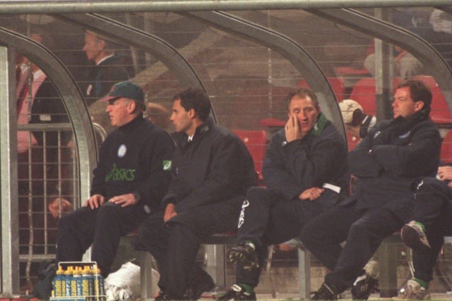31 OCT 1995:  A DEJECTED HOWARD WILKINSON AS LEEDS GO OUT OF THE UEFA CUP DURING PSV EINDHOVEN V LEEDS UNITED IN THE UEFA CUP SECOND ROUND SECOND LEG AT PHILIPS STADIUM.  Mandatory Credit: Ben Radford/ALLSPORT