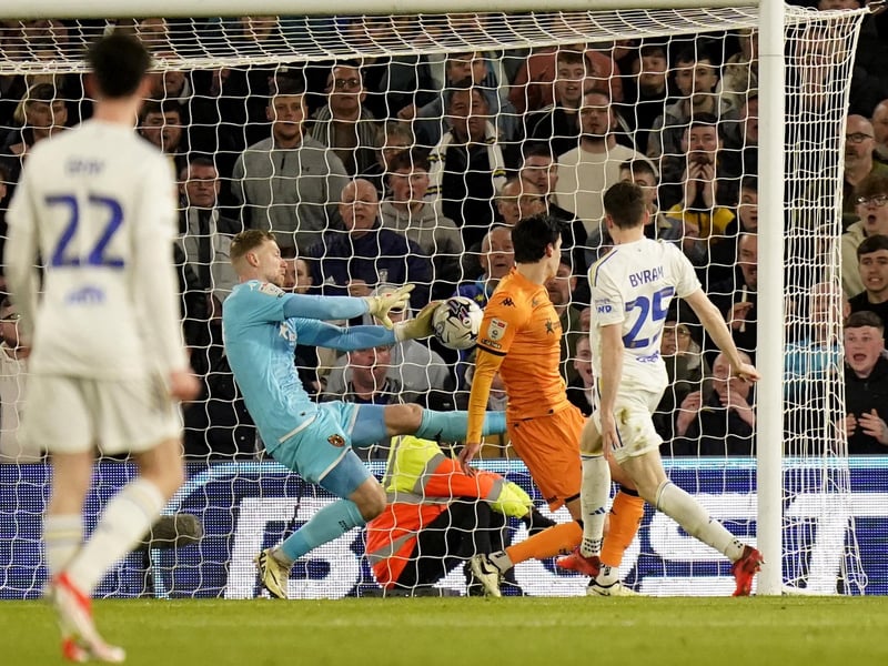 6 - Resurrected a performance from a difficult first half in which he didn't do himself justice. Still didn't have it his own way but was better on the ball in the second half. Tackled well.