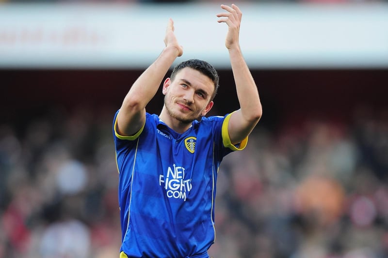 Robert Snodgrass of Leeds United acknowledges the fans after the FA Cup 3rd Round match between Arsenal and Leeds United at Emirates Stadium. (Photo by Shaun Botterill/Getty Images)