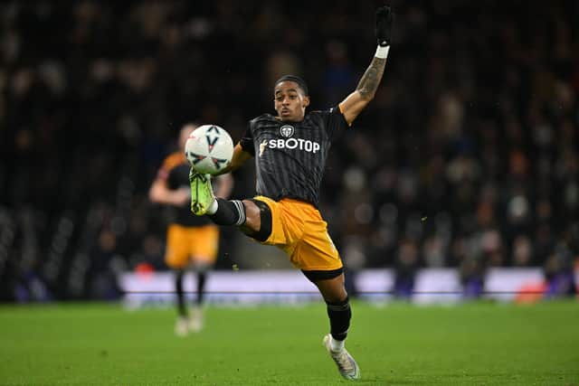 TOPSHOT - Leeds United's Dutch striker Crysencio Summerville controls the ball during the English FA Cup fifth round football match between Fulham and Leeds United (Photo by GLYN KIRK/AFP via Getty Images)