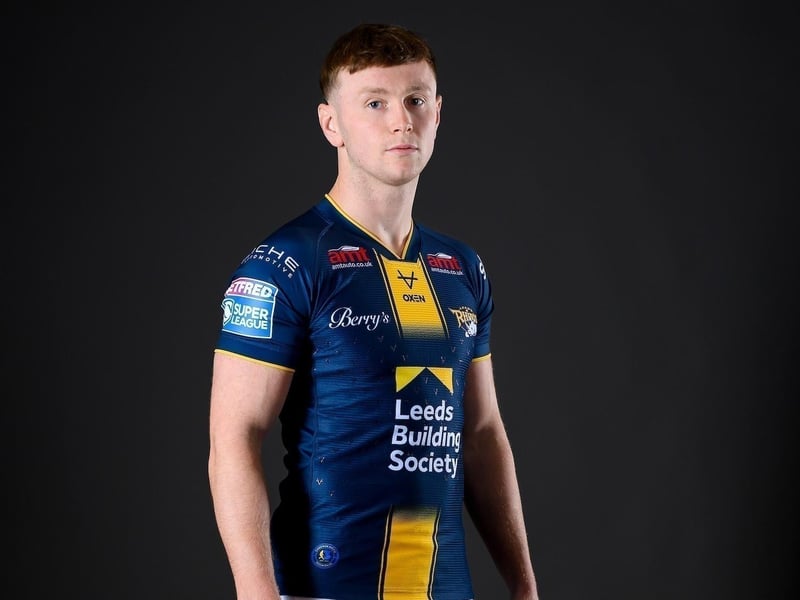 Back to his preferred role, ran the ball quite strongly without creating much 5