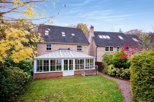 Situated in the prestigious Woodlea Development and surrounded by beautiful parkland, the home offers the scenic views whilst maintaining fantastic connections to Leeds city centre, Harrogate and Bradford.