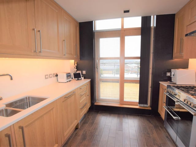 St James Quay is situated on the River Aire at the sought after development, Brewery Wharf.