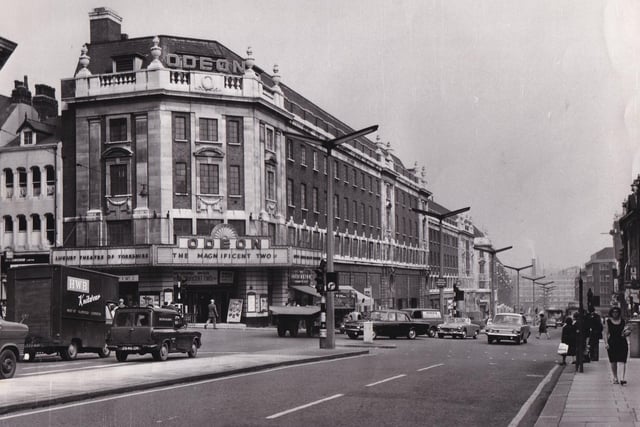 The name was changed to the Odeon following the purchase of the Paramount cinemas in the United Kingdom by the owner of Odeon, the Rank Organisation in 1940.