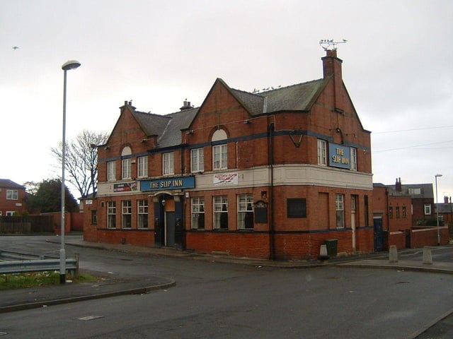 The Slip Inn, previously known as the New Regent Hotel, at the junction of Temple View Road and Temple View Grove in Richmond Hill. It closed around 2010, and the building now houses a supermarket and Post Office. To the right can be seen the houses on Glendale Mount, and to the left, those on East Park View