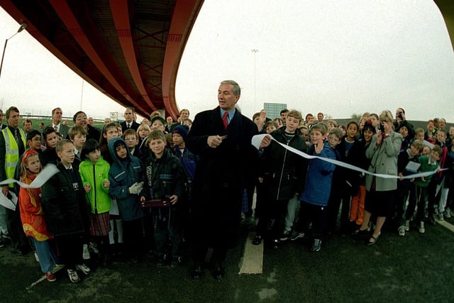 The  link from the M621 and the M1 opened by MP Derek Fatchett and pupils from Beeston Hill St Luke's C of E Primary School in November 1997.
