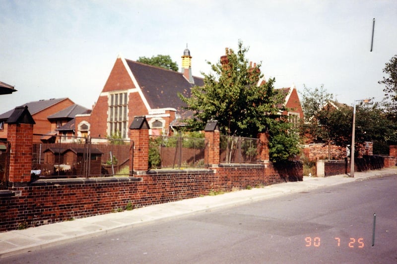 Colenso Mount showing St. Edward's Church Hall. A listed building built in about 1904, it was originally St. Edward's Church School, and later became a community centre after the demolition of the church, but is unoccupied at the time of the picture in July 1990.