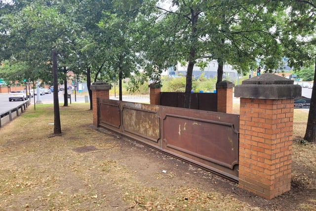 Despite Timble Beck no longer being visible. Two bridge panels remain on a traffic island near East Street, where the bridge over the beck originally sat.

The panels themselves were even manufactured in the iron foundry, just yards from where they were placed.