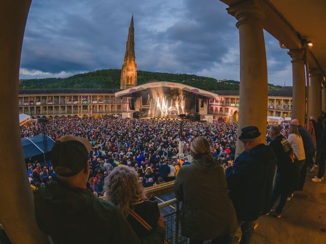 Shed Seven at The Piece Hall. Photos courtesy of The Piece Hall Trust and Cuffe and Taylor