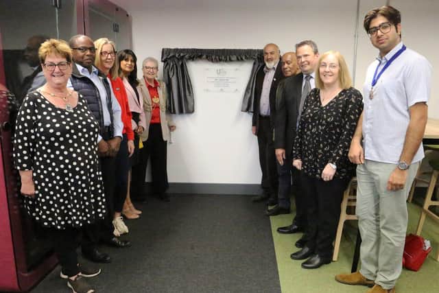 Guests and project partners including the Lord Mayor of Leeds, Councillor Al Garthwaite (centre l