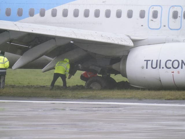 All persons have safely disembarked from the plane