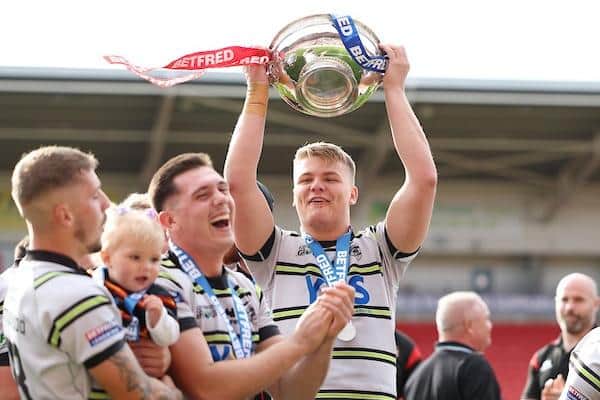 Dewsbury Rams celebrate with the 2023 Betfred League One trophy. Picture by John Clifton/SWpix.com.