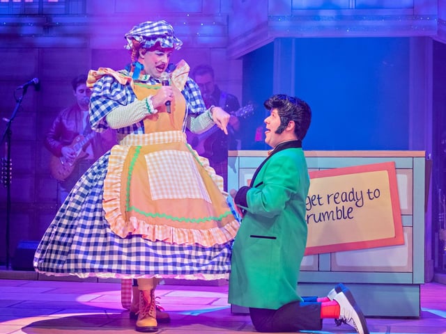 Peter Manchester as Sarah The Cook and Kenny Davies as Alderman Fitzwarren.