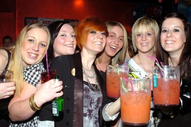 Charlotte, Amy, Lisa, Cat, Lissie, Melissa and Hannah in Reflex.