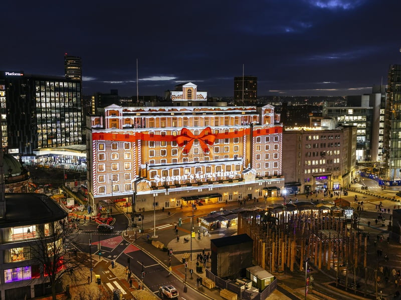 It comes thanks to the collaborative efforts of Leeds Business Improvement District (LeedsBID) and the renowned Barcelona-based creative studio Onionlab.